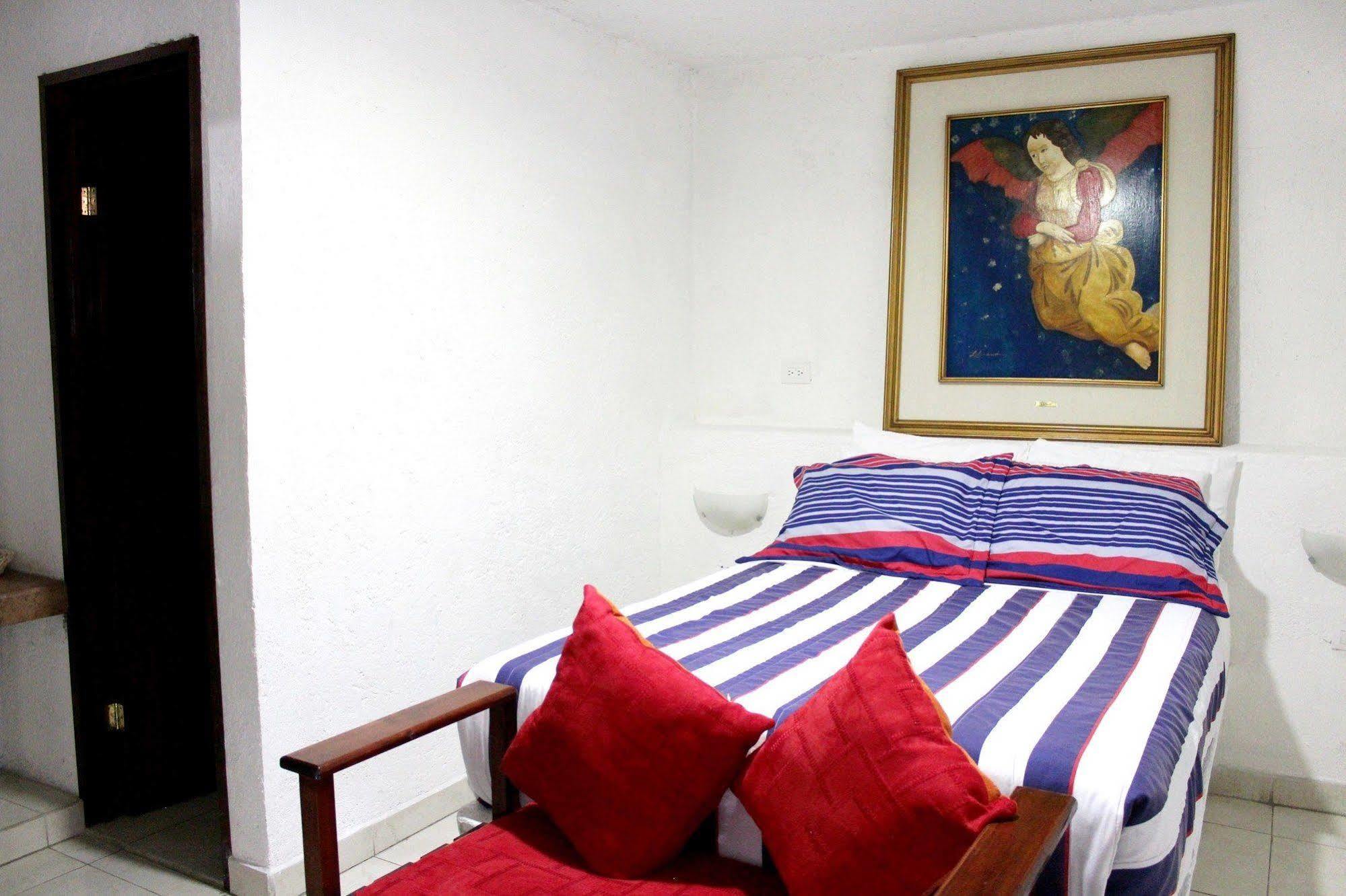 Hostal De San Pedro 乔卢拉 外观 照片